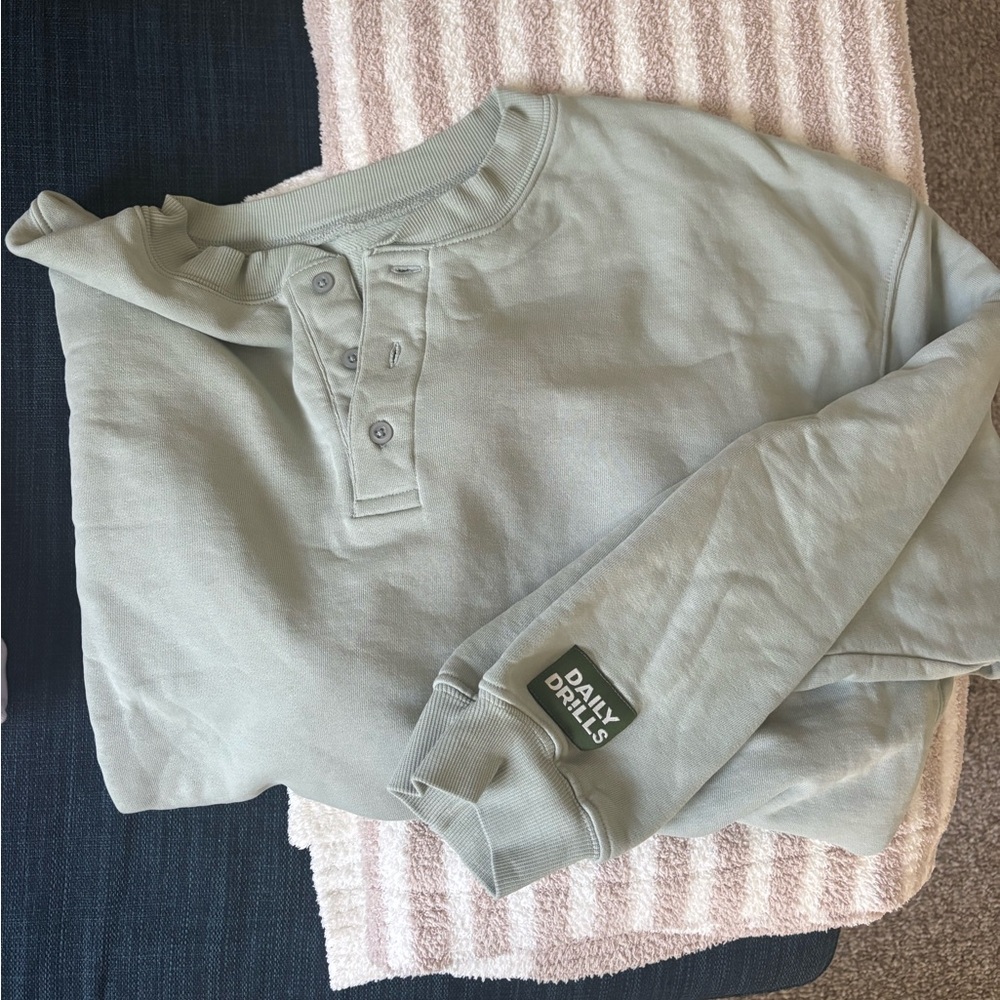 Daily Drills Sage Henley Pullover